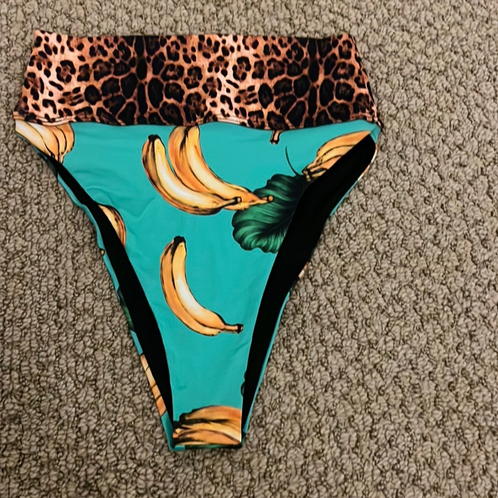Beach Riot highway bottom